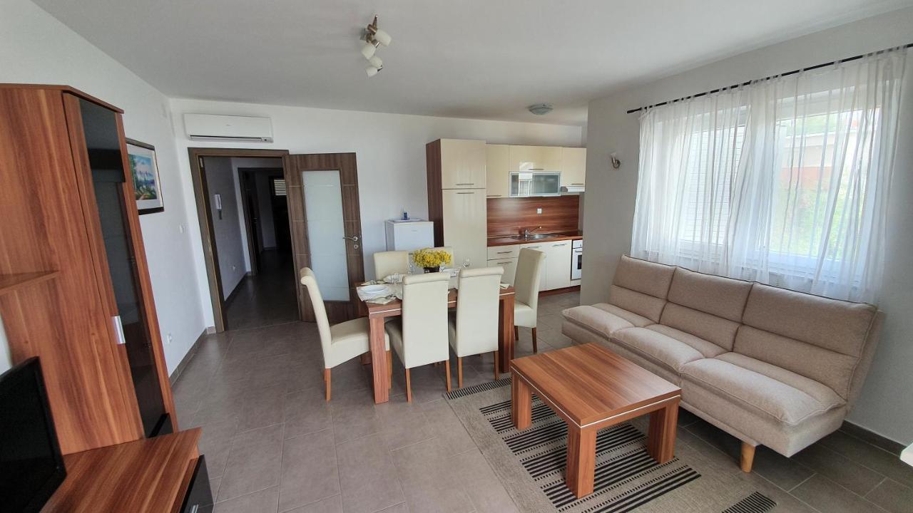 Apartments Augustin Đảo Pag Ngoại thất bức ảnh